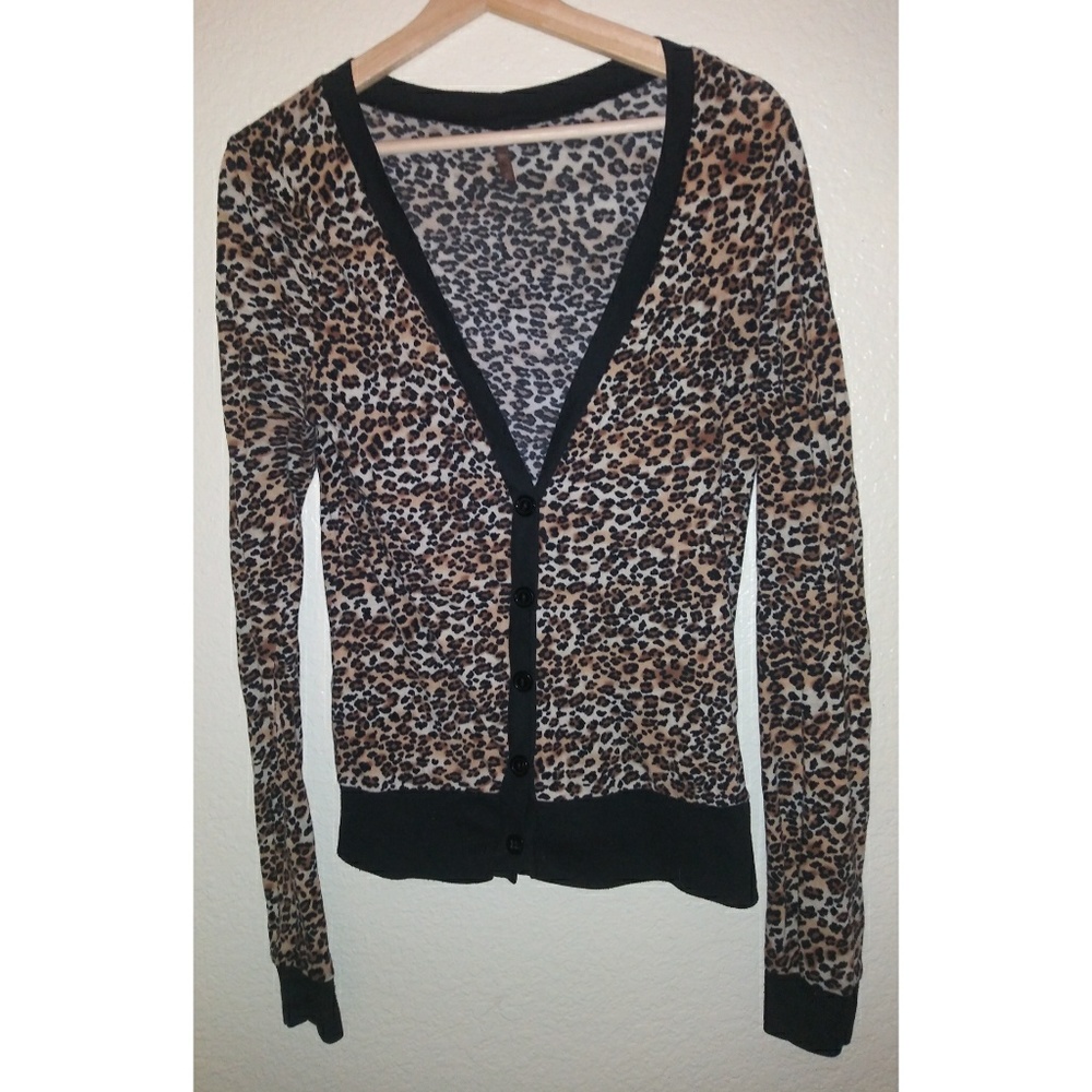 Heart Hips Leopard Print Lightweight Jacket